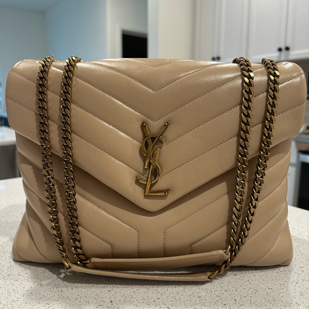 AUTHENTIC Saint Laurent Medium Loulou Matelasse’ Leather shoulder handbag